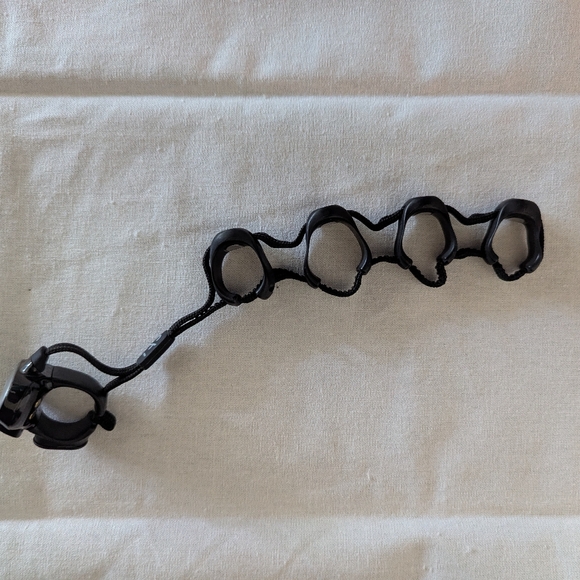 Tap Strap 2 keyboard with 1 broken ring working Size small - Picture 8 of 16